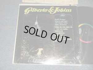 画像1: JOAN GILBERTO Pops in Portuguese With ANTONIO CARLOS JOBIM'S Orchestra - GILBERTO & JOBIM (REISSUE of "JOAN GILBERTO  BRAZIL'S BRILLIANT") (MINT-/Ex+++ A-3,4:Ex) / 1964 US AMERICA REISSUE on "BLACK with RAINBOW Label" MONO Used LP 