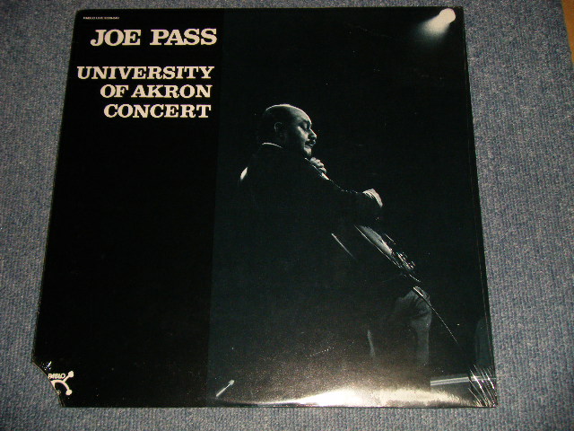 JOE PASS - UNIVERSITY OF AKRON CONCERT (SEALED CUT OUT) / 1986 US AMERICA ORIGINAL 