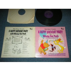 画像: WALT DISNEY Presents  - Walt Disney Presents A HAPPY BIRTHDAY PARTY with  WINNIE THE POOH AND TIGGER TOO / 1967 US AMERICA ORIGINAL Used LP  with Booklet 