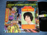 画像: KITTY WELLS - QUEEN OF THE HONKY TONK STREET ( Ex+++/Ex+++ ) / 1967 US AMERICA ORIGINAL STEREO  Used LP  