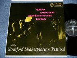 画像: OSCAR PETERSON TRIO -  AT THE STRATFORD SHAKESPEAREAN FESTIVAL  ( Ex++/MINT- ) /  1974? HOLLAND  Used LP 