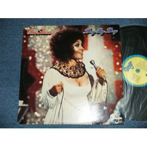 画像: CLEO LAINE - DAY BY DAY ( Ex++/Ex++ : EDSP )   / 1973  US AMERICA ORIGINAL Used LP 