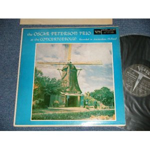 画像: OSCAR PETERSON TRIO -  AT THE CONCERT GEBOUND  ( Ex+/\Ex+++ Looks:MINT- )  ) /  1958 US AMERICA ORIGINAL MONO Used LP 