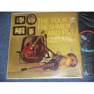 画像: THE FOUR FRESHMEN - THE FOUR FRESHMEN  AND FIVE GUITARS (MINT-/Ex++ Looks:MINT-)   / 1959 US AMERICA ORIGINAL "BLACK with RAINBOW 'CAPITOL' Logo on LEFT   Label"  MONO  Used  LP  