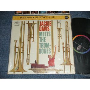 画像: JACKIE DAVIS - MEETS THE TROMBONES  (MINT-/MINT-)  / 1959 US AMERICA ORIGINAL "BLACK with RAINBOW CAPITOL Logo on LEFT Label" STEREO Used LP 