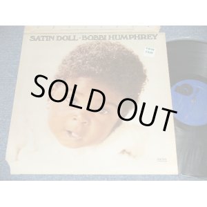 画像: BOBBI HUMPHREY -SATIN DOLL (Ex++/MINT-, Ex+++ Looks:Ex+  Cut out, STOFC)  /1974 US AMERICA ORIGINAL 1st Press "DARK BLUE with BLACK "b" Label" Used  LP 