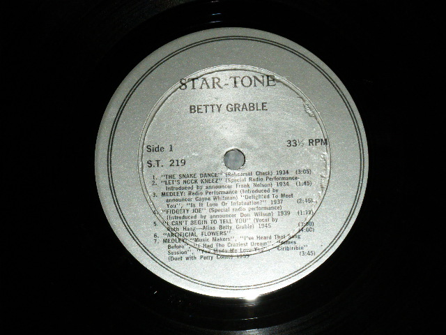 画像: BETTY GRABLE ( MOVIE STAR) - 18 PREVIOUSLY UNRELEASED PERFORMANCES 1934 THRU 1960 ( Ex+++/MINT- )  / 1960 US AMERICA ORIGINAL Used  LP 