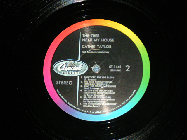 画像: CATHIE TAYLOR - THE TREE NEAR MY HOUSE ( Ex+/Ex+++ ) / 1961US AMERICA ORIGINAL "BLACK with RAINBOW Label CAPITOL Logo on LEFT" STEREO Used  LP