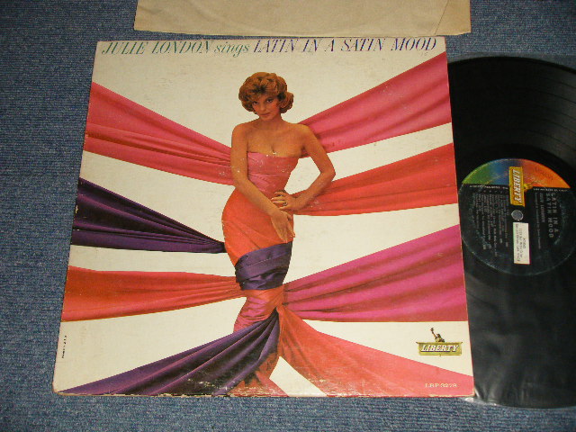 画像1: JULIE LONDON -  SINGS LATIN IN A SATIN MOOD (Ex+/VG+ EDSP, STOL) /1963 US AMERICA ORIGINAL MONO  Used LP