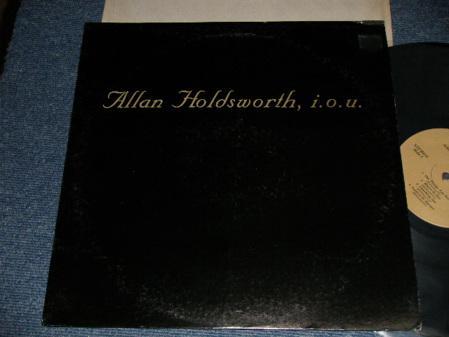 画像1: ALLAN HOLDSWORTH - I.O.U. (VG/MINT- , WARPJACKET, STOFC) / 1982 US AMERICA ORIGINAL Used LP